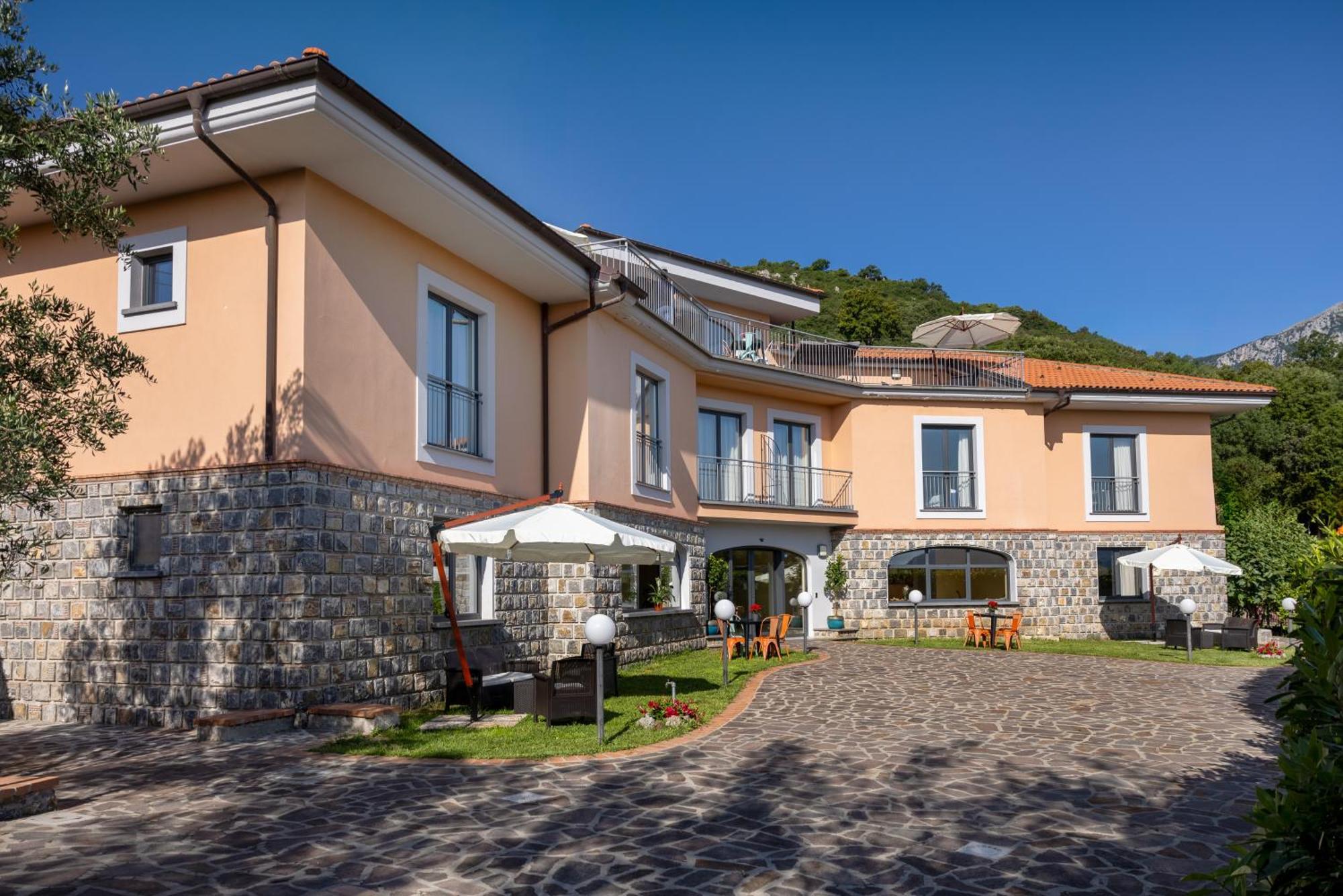 Scario Club Hotel San Giovanni a Piro Exterior photo
